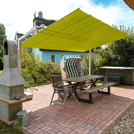 Сasa de vacaciones Strandnahes Reethaus Elefant Mit Aussenwhirlpool By Interhome *