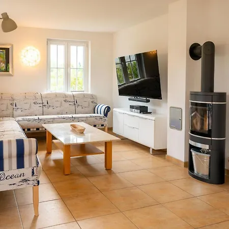 Strandnahes Reethaus Elefant Mit Aussenwhirlpool By Interhome Сasa de vacaciones