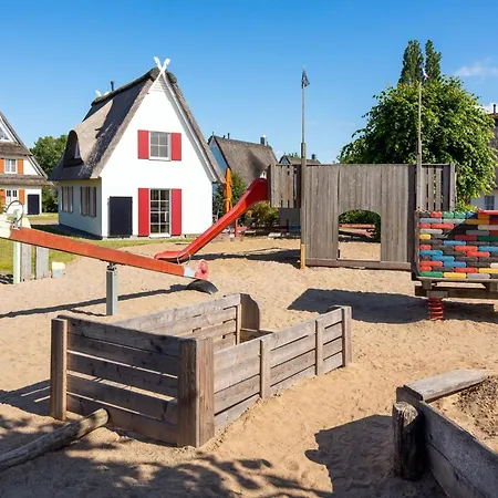 Strandnahes Reethaus Elefant Mit Aussenwhirlpool By Interhome