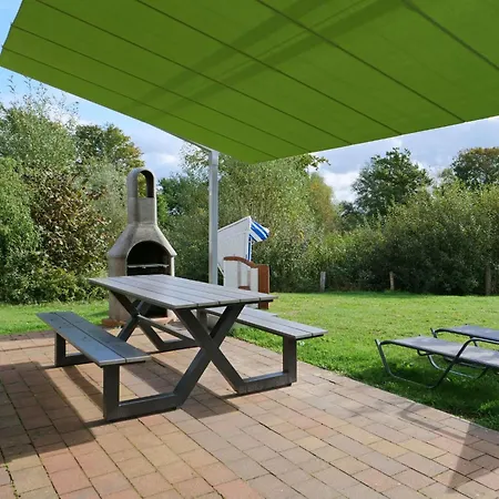 Strandnahes Reethaus Elefant Mit Aussenwhirlpool By Interhome *
